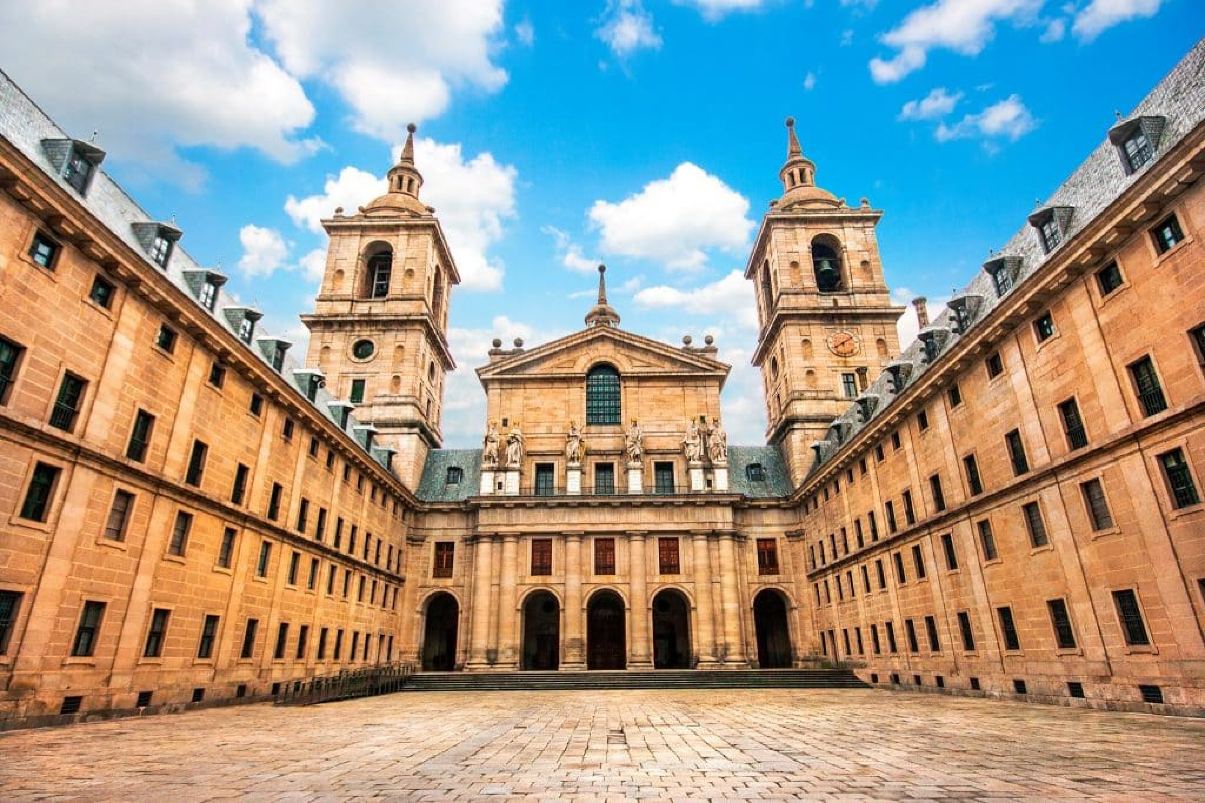 Scoutaround White Logo